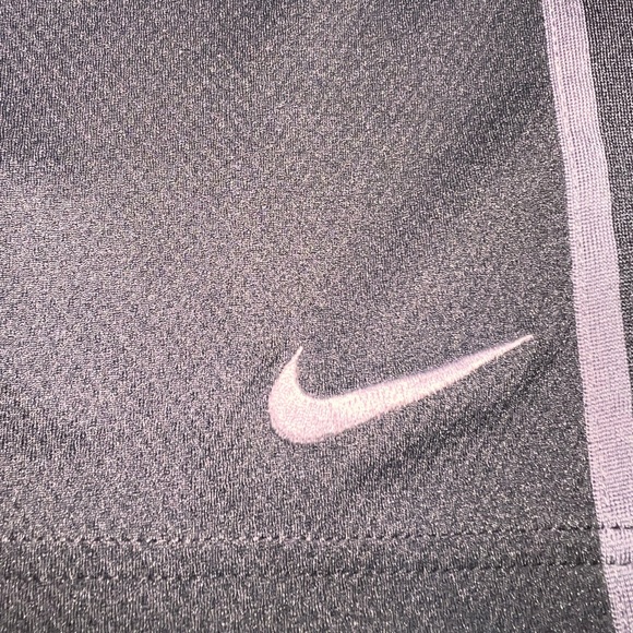 Nike size L Men's Athletic Shorts - Picture 4 of 5